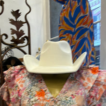19048 MG 24 Glitter Star Hat
