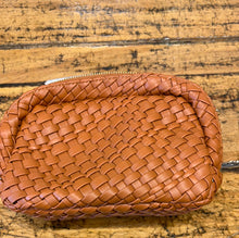 19589 EVEB Evleigh woven belt bag