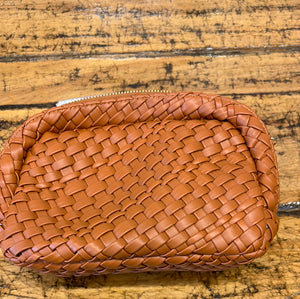 19589 EVEB Evleigh woven belt bag