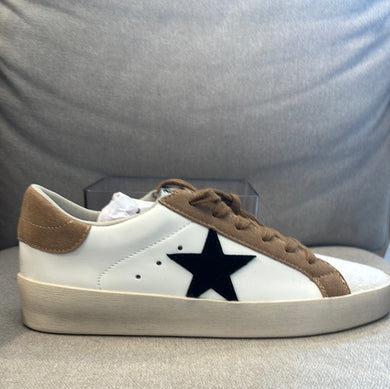 19477 Brady Star Shoe