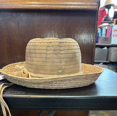19622 LR 478 raffia and cloth