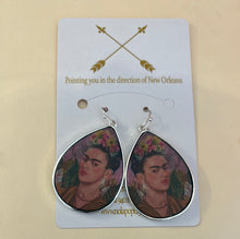 19704 Friday Sq Earring