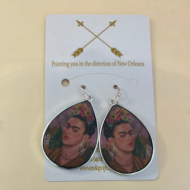 19704 Friday Sq Earring