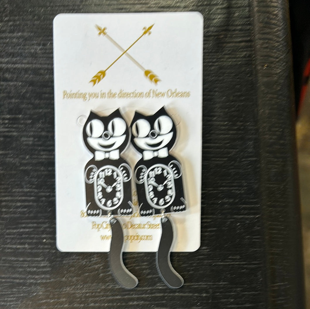 18685 Cat Clock Earring
