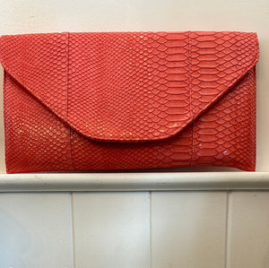19251 Clutch with Strap