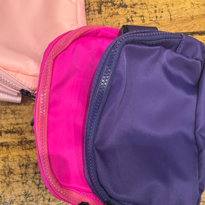 19523 80’s Belt Bag