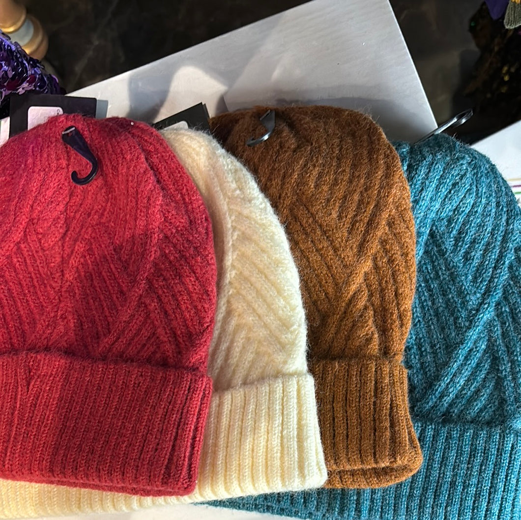 Assorted Cable knit beanie