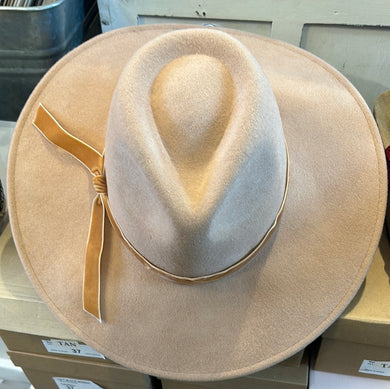 18304 Pinch Front Wool Hat