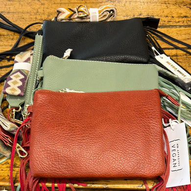 19249 Sq Fringe Crossbody