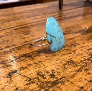 19357 Single Turquoise Stone Cuff