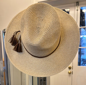 18738 Western Braid with tassel