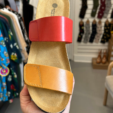 18902 lily mustard & red