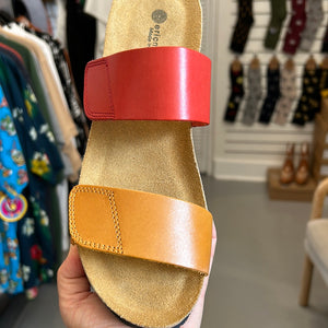 18902 lily mustard & red